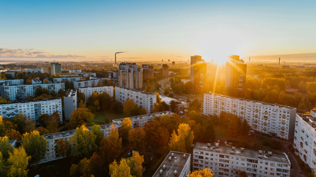 Top Indicators to Watch Investing in Distressed Real Estate